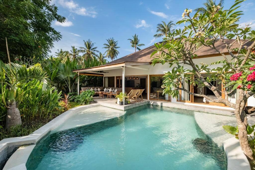 Designer New 3Bdr - Lush Garden+Pool Villa Gili Trawangan Exterior photo