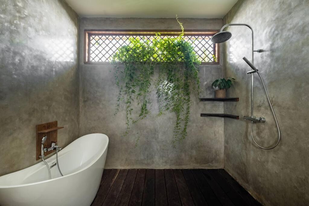 Designer New 3Bdr - Lush Garden+Pool Villa Gili Trawangan Exterior photo