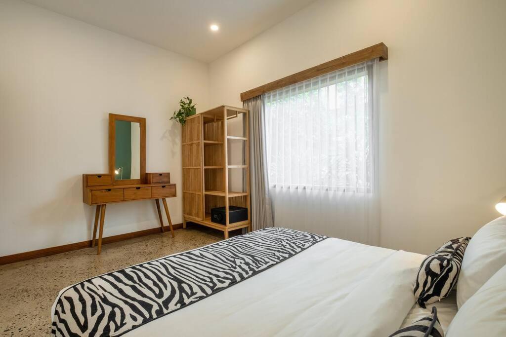 Designer New 3Bdr - Lush Garden+Pool Villa Gili Trawangan Exterior photo